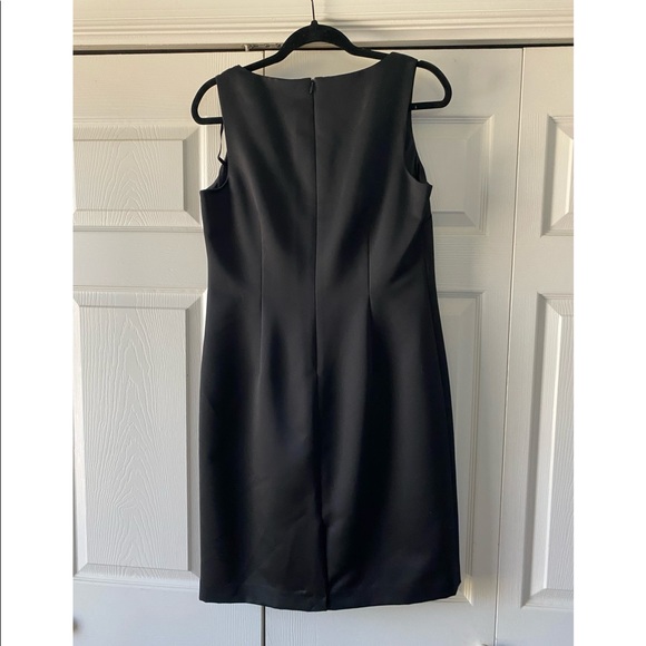 Classic scoop neck LBD - Picture 2 of 2